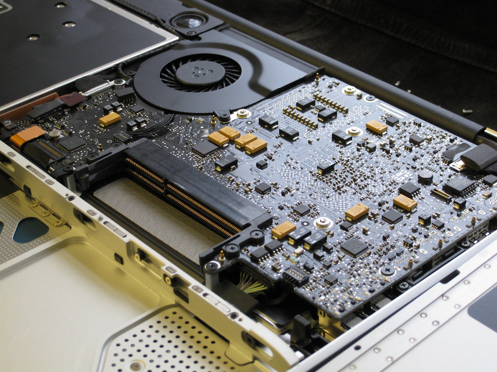 Most Trusted iMac & MacBook Pro and Air Repair Service Shop in Pune